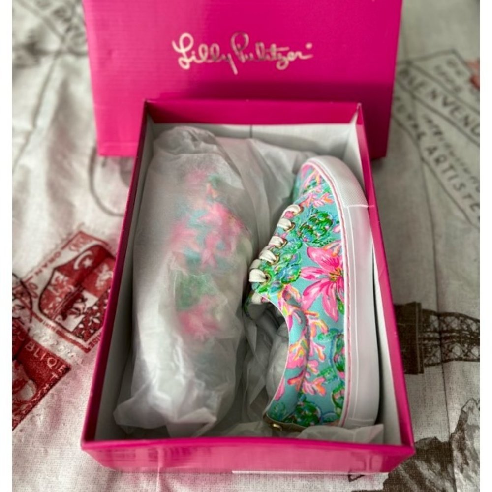 NIB!! Lilly Pulitzer - Abigail Sneaker - Surf Blue So Shellegant